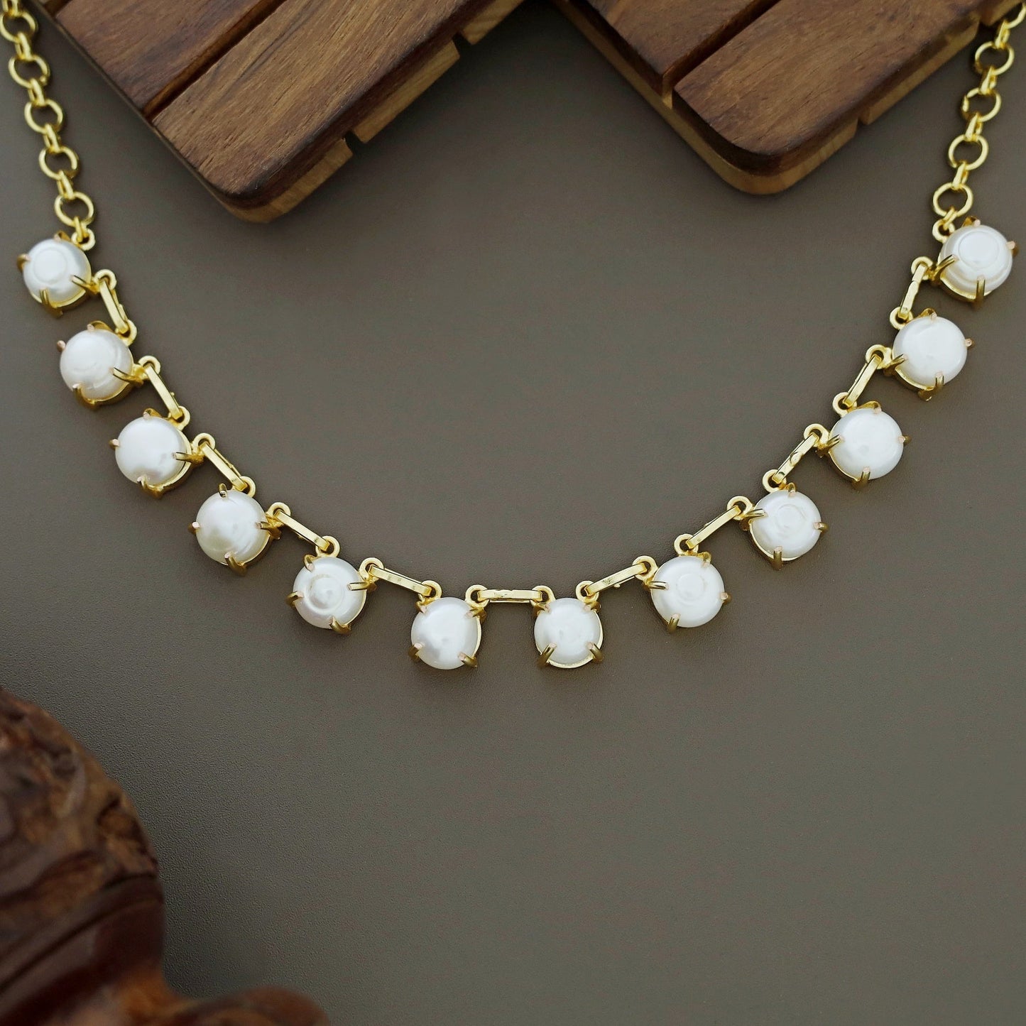 Pearl Short Neckpiece